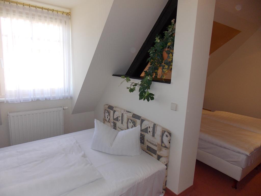 Gasthof Und Landhotel Zur Ausspanne Klipphausen Rom bilde